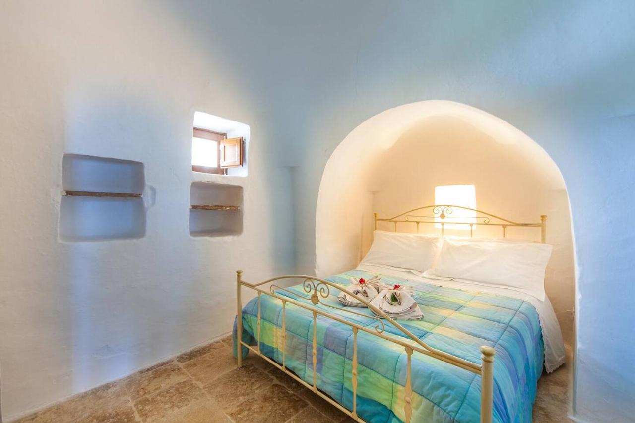 Masseria Trulli Sull'Aia Cisternino Bagian luar foto