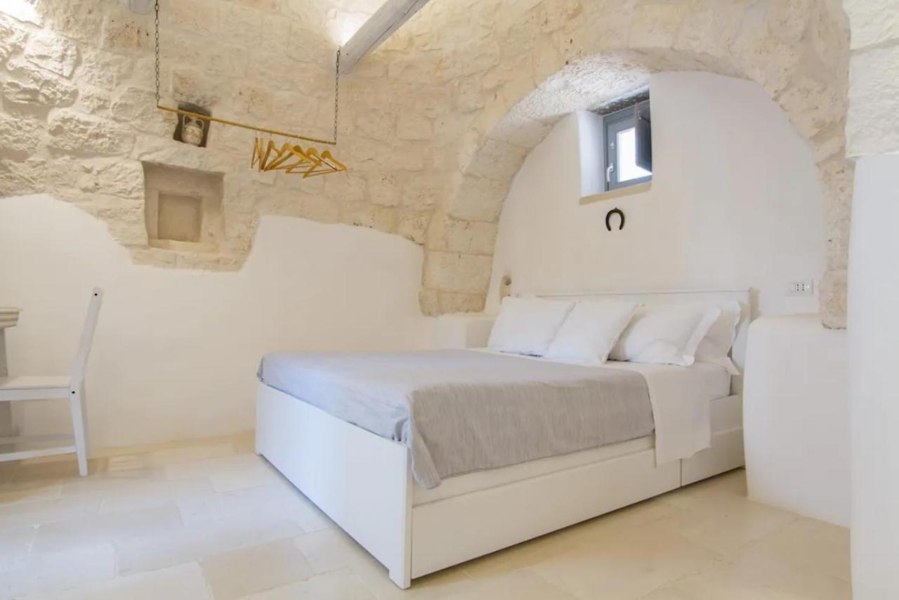 Masseria Trulli Sull'Aia Cisternino Bagian luar foto