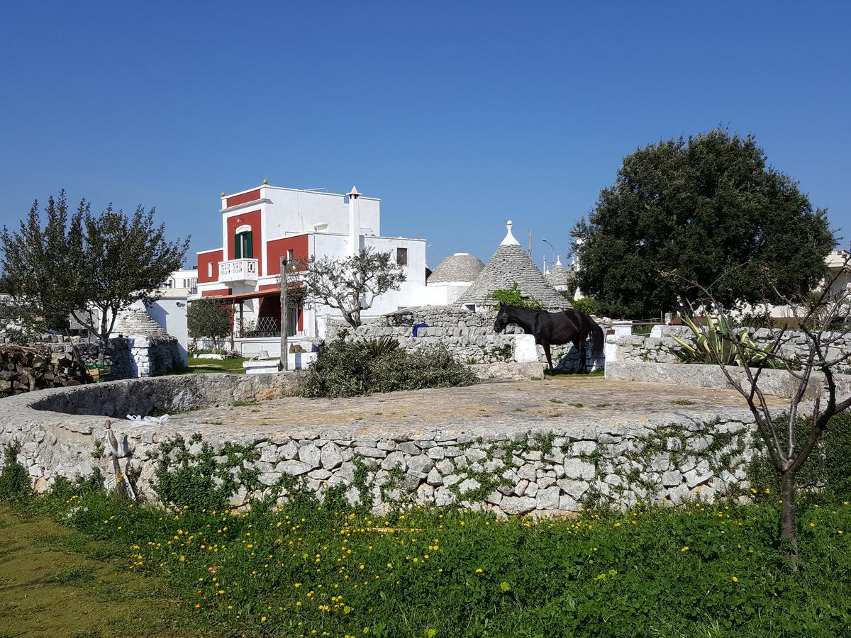 Masseria Trulli Sull'Aia Cisternino Bagian luar foto