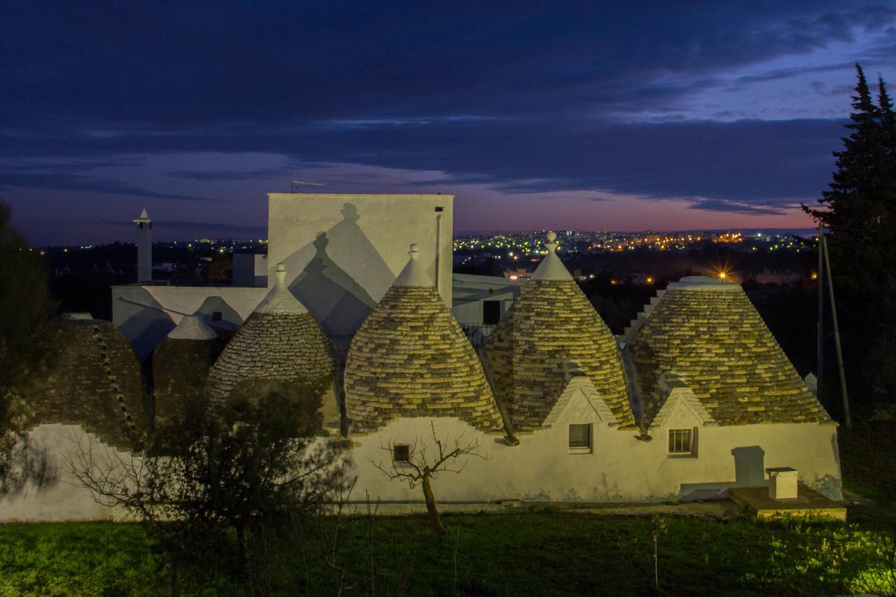 Masseria Trulli Sull'Aia Cisternino Bagian luar foto