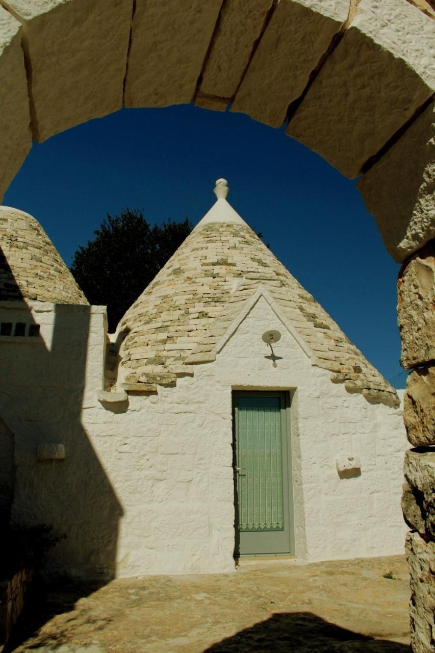 Masseria Trulli Sull'Aia Cisternino Bagian luar foto
